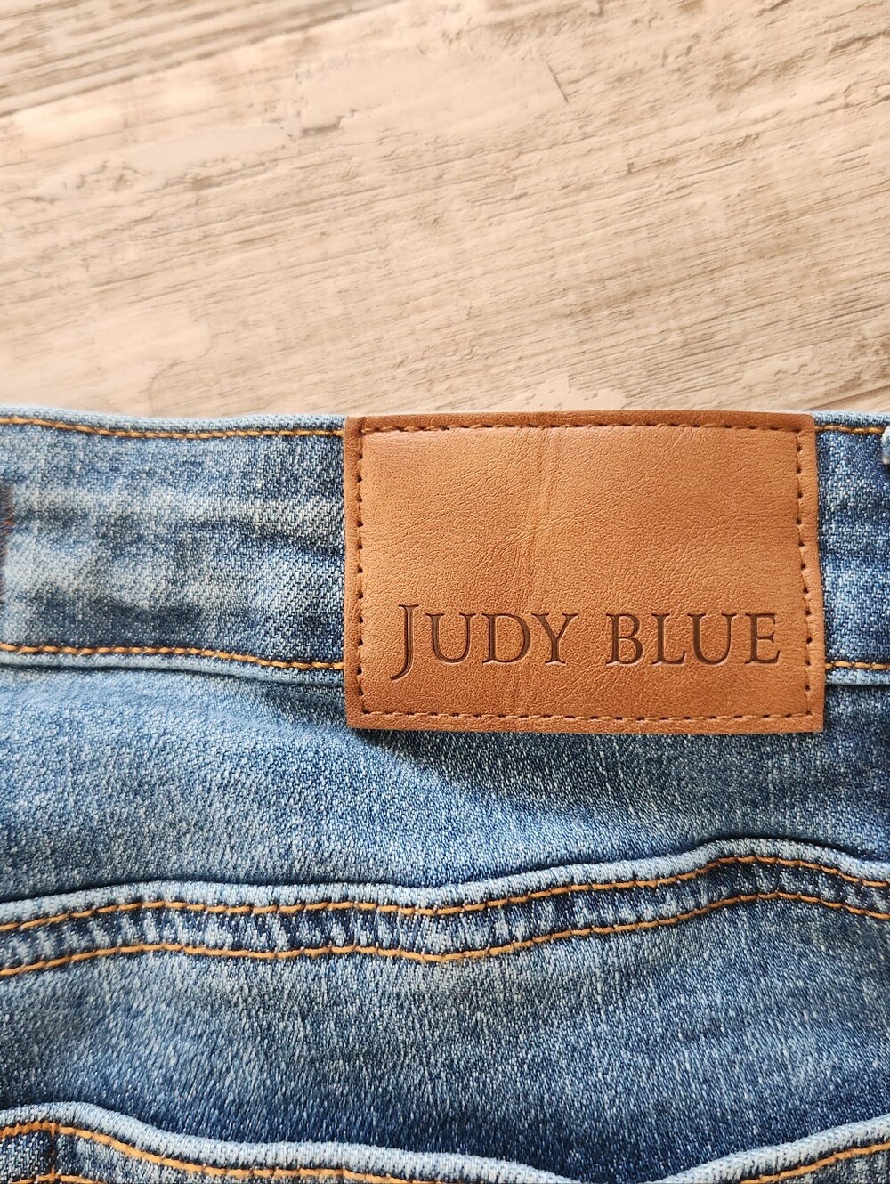 Judy Blue Golden Hour midrise flare jeans 11/30 - Picture 7 of 16